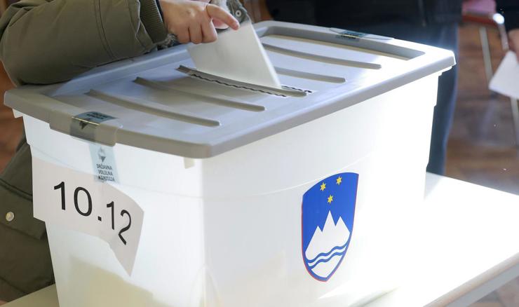 Slovenci na četiri referenduma