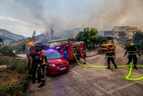 Žrnovnica: Vatra ušla u naselje, Foto: Zvonimir Barisin /Pixsell
