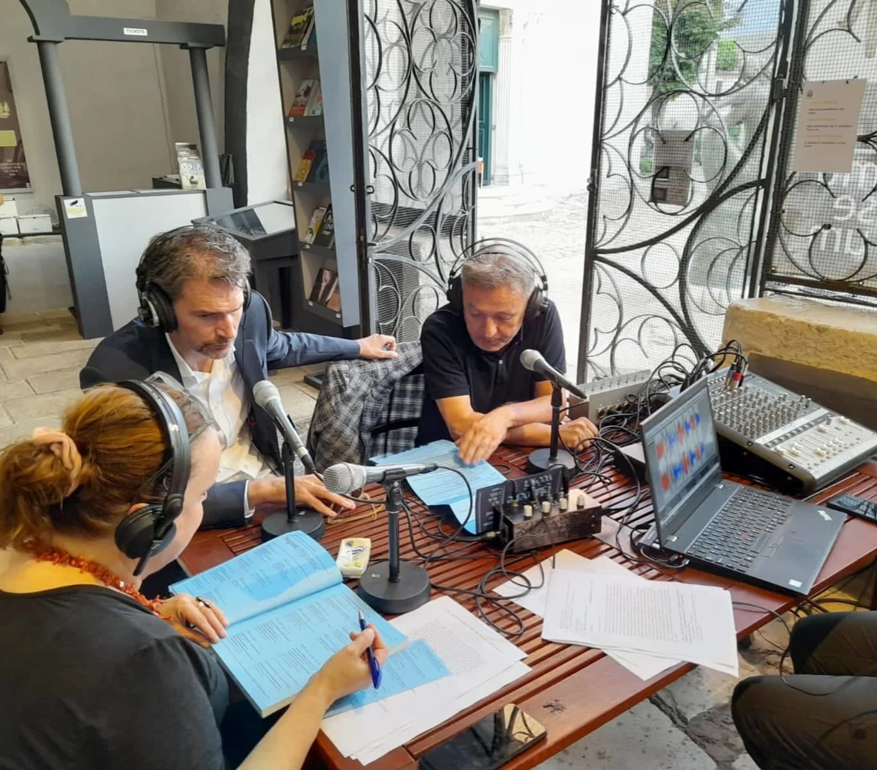 Uvodna emisija / gosti Josip Nalis i Branko Mihanović, urednica i voditeljica Iva Lovrec Štefanović, Foto: Tanja Vuleta/HRT