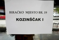 Biračko mjesto u kafiću, Foto: Zeljko Hladika /PIXSELL