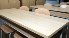 Prazne školske klupe