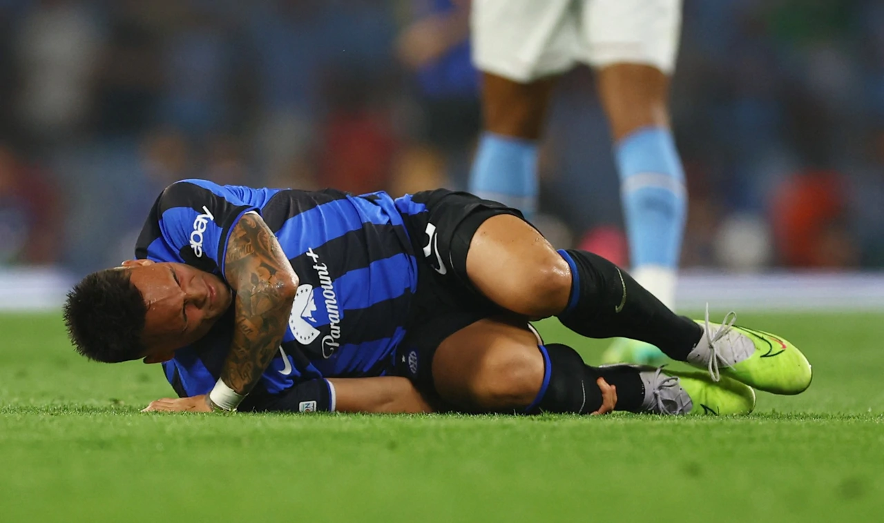 Lautaro Martinez na travi