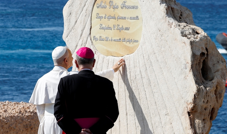 Papa Lav XIV. na Lampedusi pozvao na humaniji odnos prema migrantima