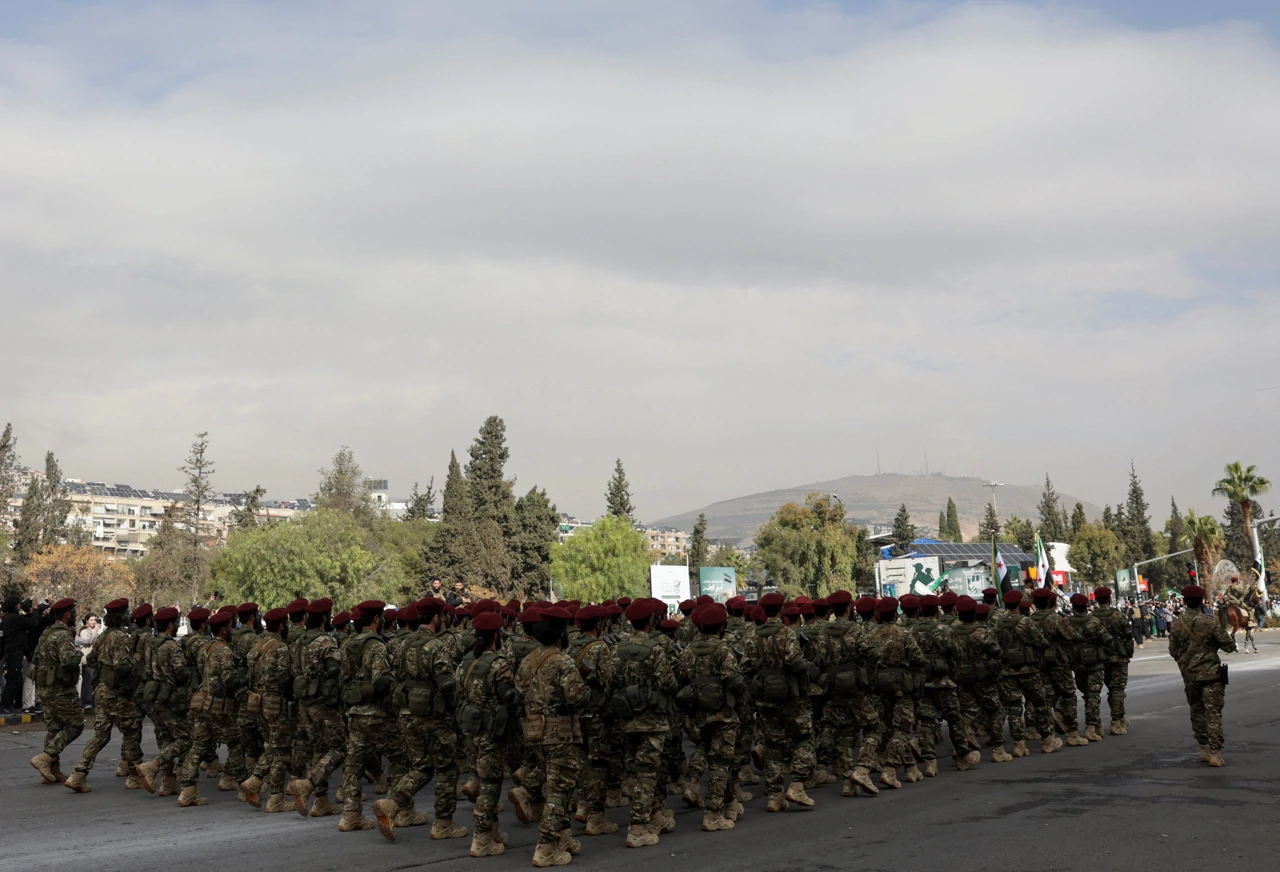 Vojna parada u središtu Damaska