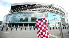 Hrvatski dres obješen ispred stadiona Wembley