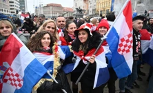Navijači na Trgu bana Jelačića, Foto: Goran Mehkek/CROPIX