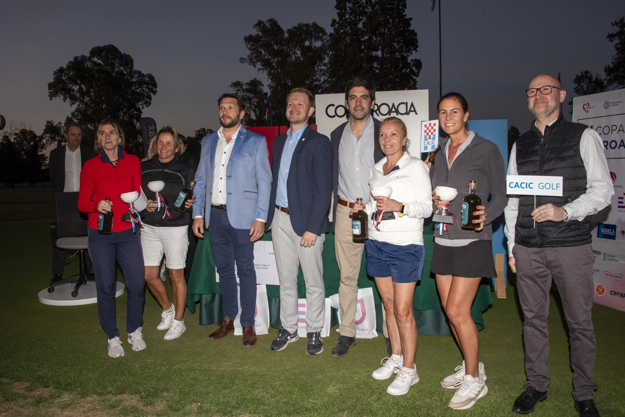 Kup Hrvatske - pobjednice sa članovima komore, Foto: Matija Jerković/HRT