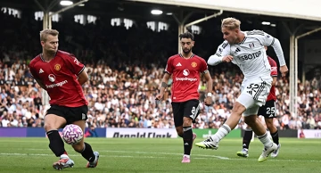 Emile Smith Rowe šutira na gol 