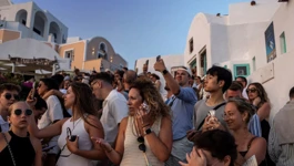 Turisti na Santoriniju
