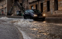 Rijeka: Zbog obilne kiše podignuti su šahtovi iz kojih se slijevaju potoci, Foto: Nel Pavletić  /PIXSELL
