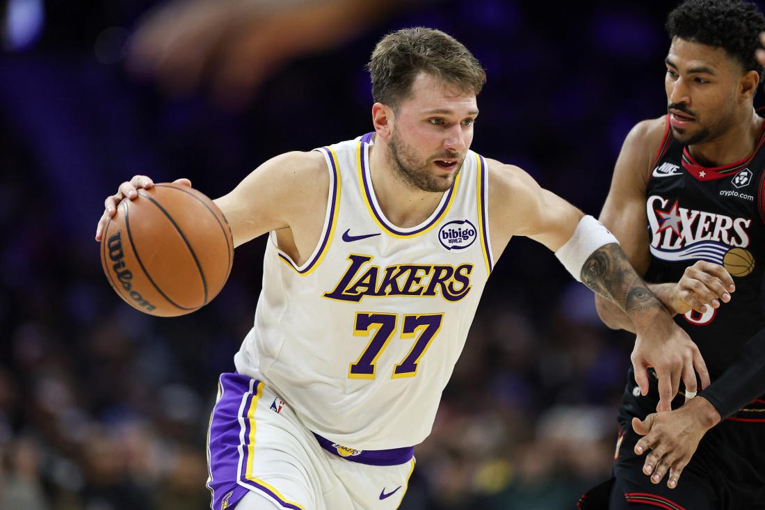 2025 12 08t015335z 511507198 mt1usatoday27769401 rtrmadp 3 nba los angeles lakers at philadelphia 76ers 20251208075734