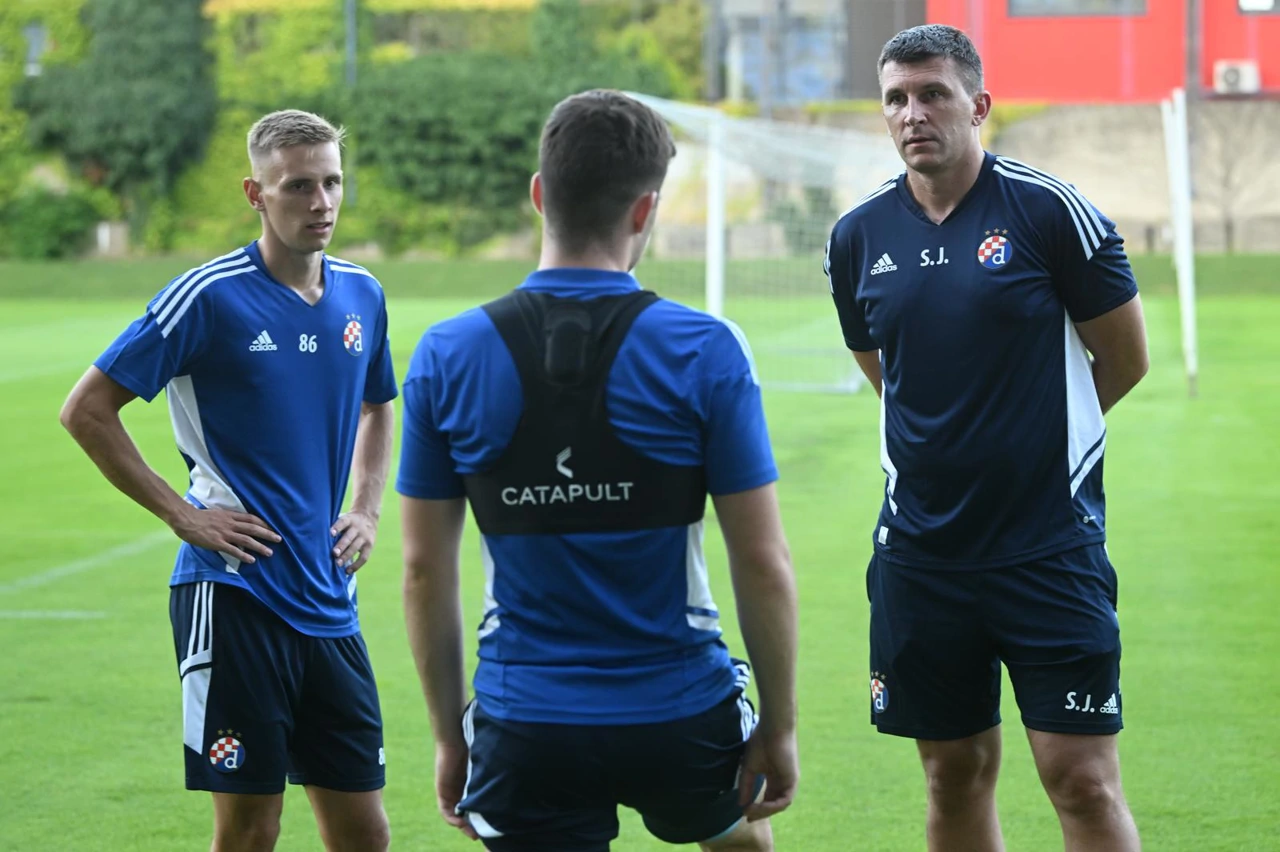 Sergej Jakirović odradio prvi trening s igračima Dinama
