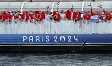Hrvatska delegacija na brodu tijekom ceremonije otvaranja Igara , Foto: Clodagh Kilcoyne/Pool via REUTERS