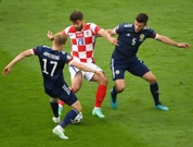 Bruno Petković, Stuart Armstrong i Grant Hanley , Foto: Andy Buchanan/Pool via REUTERS