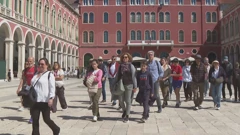Počela predsezona; turisti na svakom koraku
