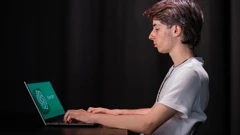 Generacija Z koristi AI, ali za mentalno zdravlje bira stručnjake