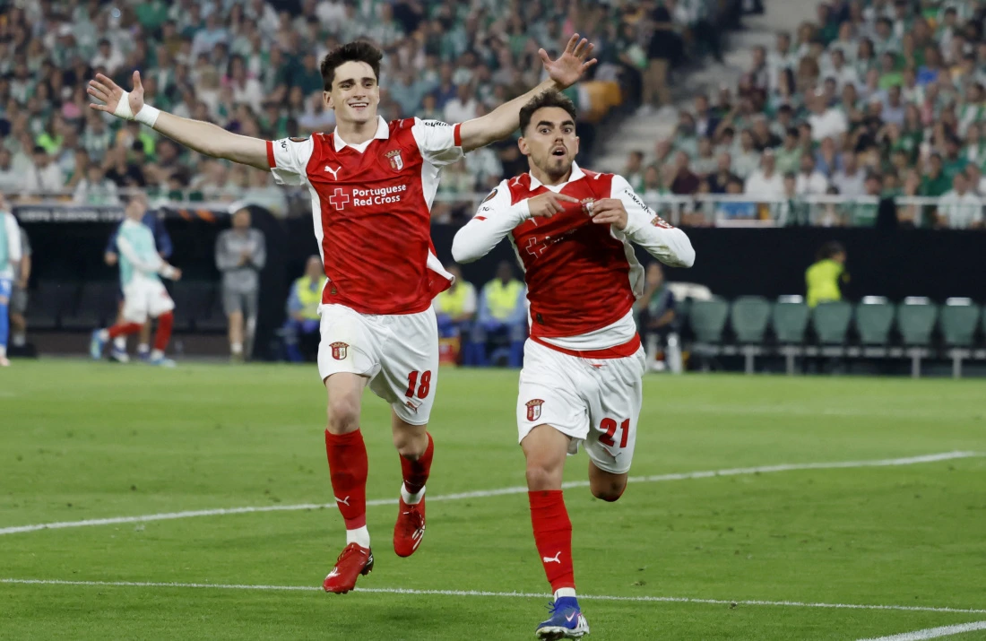 Villa uvjerljiva, Forest izbacio Porto, preokret Brage