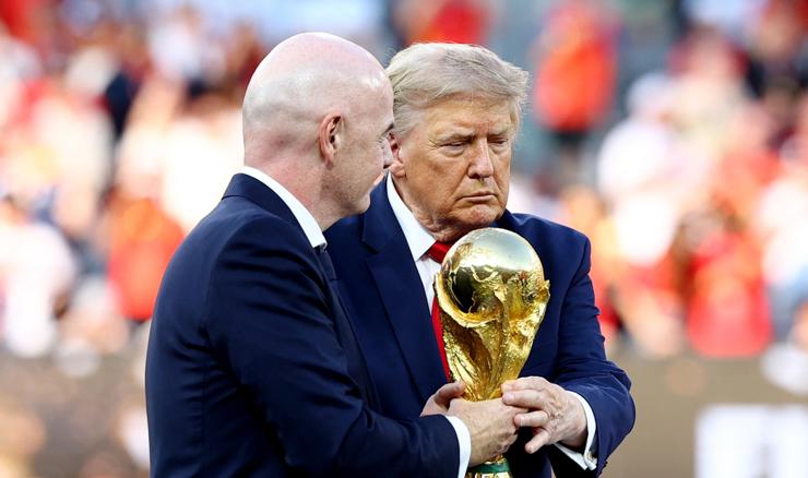 Infantino i Trump uručili trofej prvaka Španjolskoj