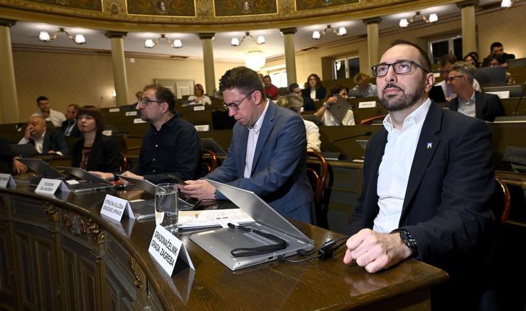Gradska skupština prihvatila izvješća Holdinga i trgovačkih društava
