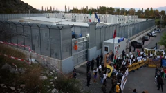 Prosvjed pred prihvatnim kampom u Albaniji