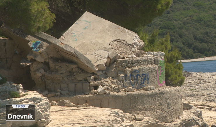 Četvero turista ozlijeđeno u urušavanju krova starog vojnog bunkera