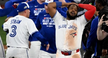 Vladimir Guerrero Jr. i suigrači u slavlju