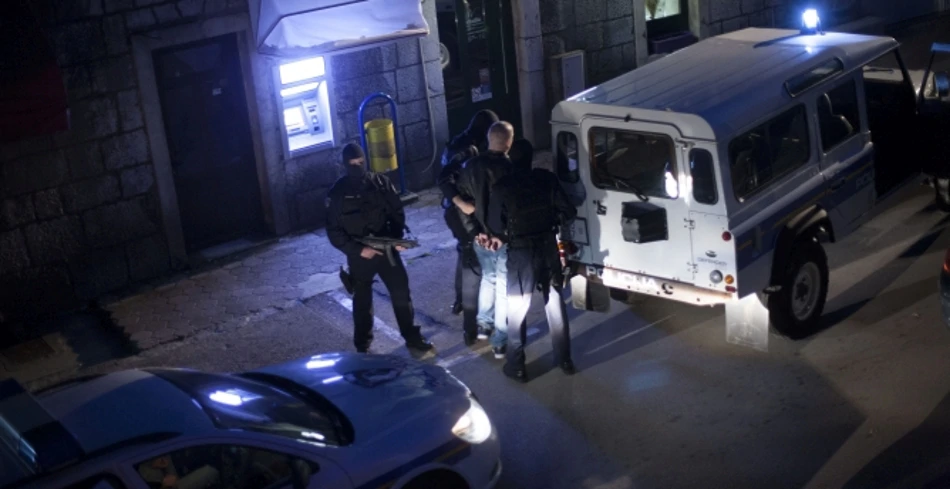 Ponedjeljak, 3. kolovoza na Trećem, Foto: Patrola na cesti/serija