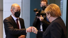 Olaf Scholz i Angela Merkel