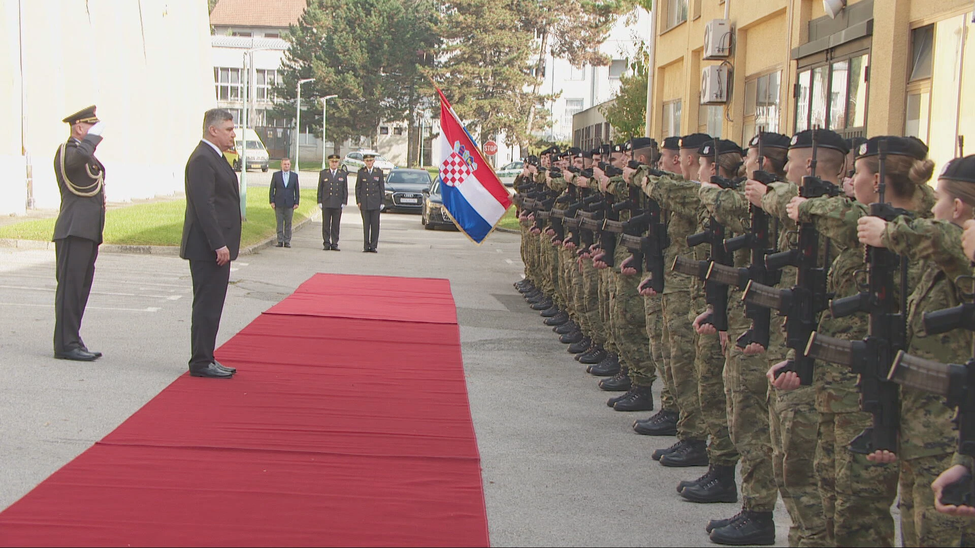 Milanović berief ein Treffen mit der Militärführung ein und löste eine Lawine von Reaktionen aus 8 sastanak morh reax frame 285 20241030165938