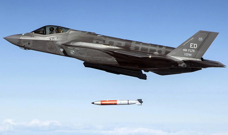 F-35 otpušta testnu bombu B61-12