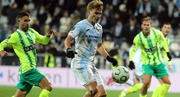 Rijeka’s Toni Fruk in action against AEK