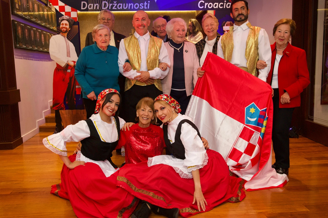 Plesna skupina Eugenio Calderón/ Grupo de Danzas Eugenio Calderón, Foto: Kolumbijsko-hrvatska gospodarska komora/ Cámara de Comercio Colombia Croacia//