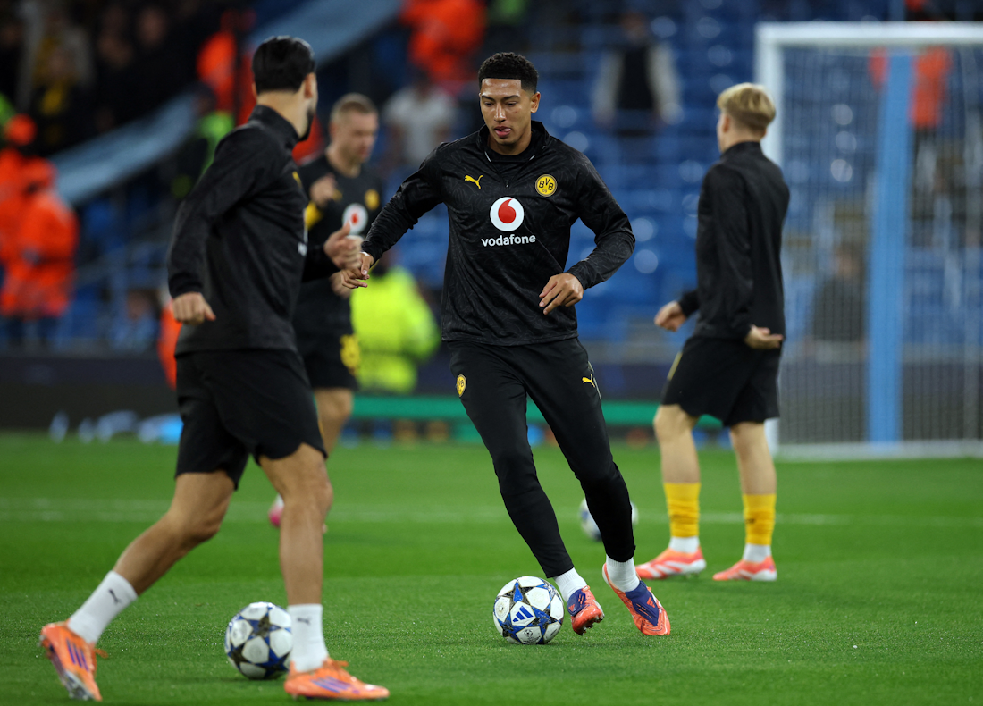 Jobe Bellingham na zagrijavanju  