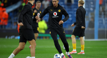 Jobe Bellingham na zagrijavanju  