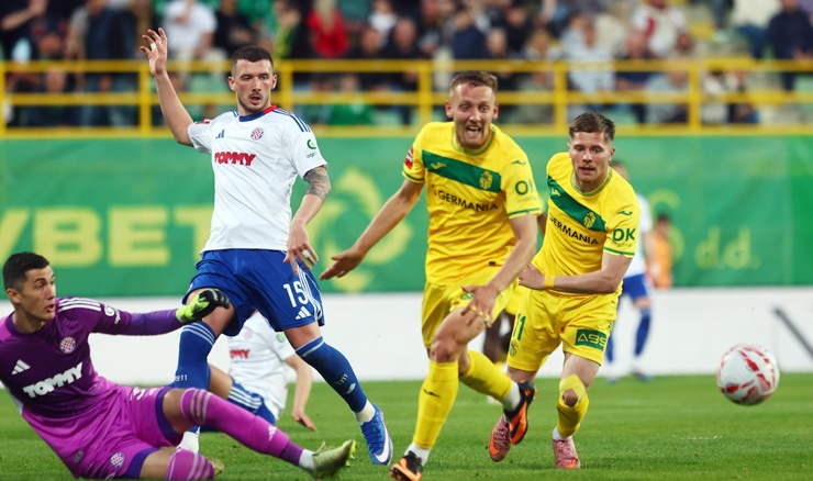 Hajduk dočekuje Istru, Varaždin u Koprivnici