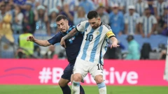 Juranović u duelu s Messijem