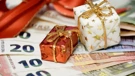 Slovenija uvodi obveznu isplatu božićnica za sve zaposlene, poslodavci uznemireni
