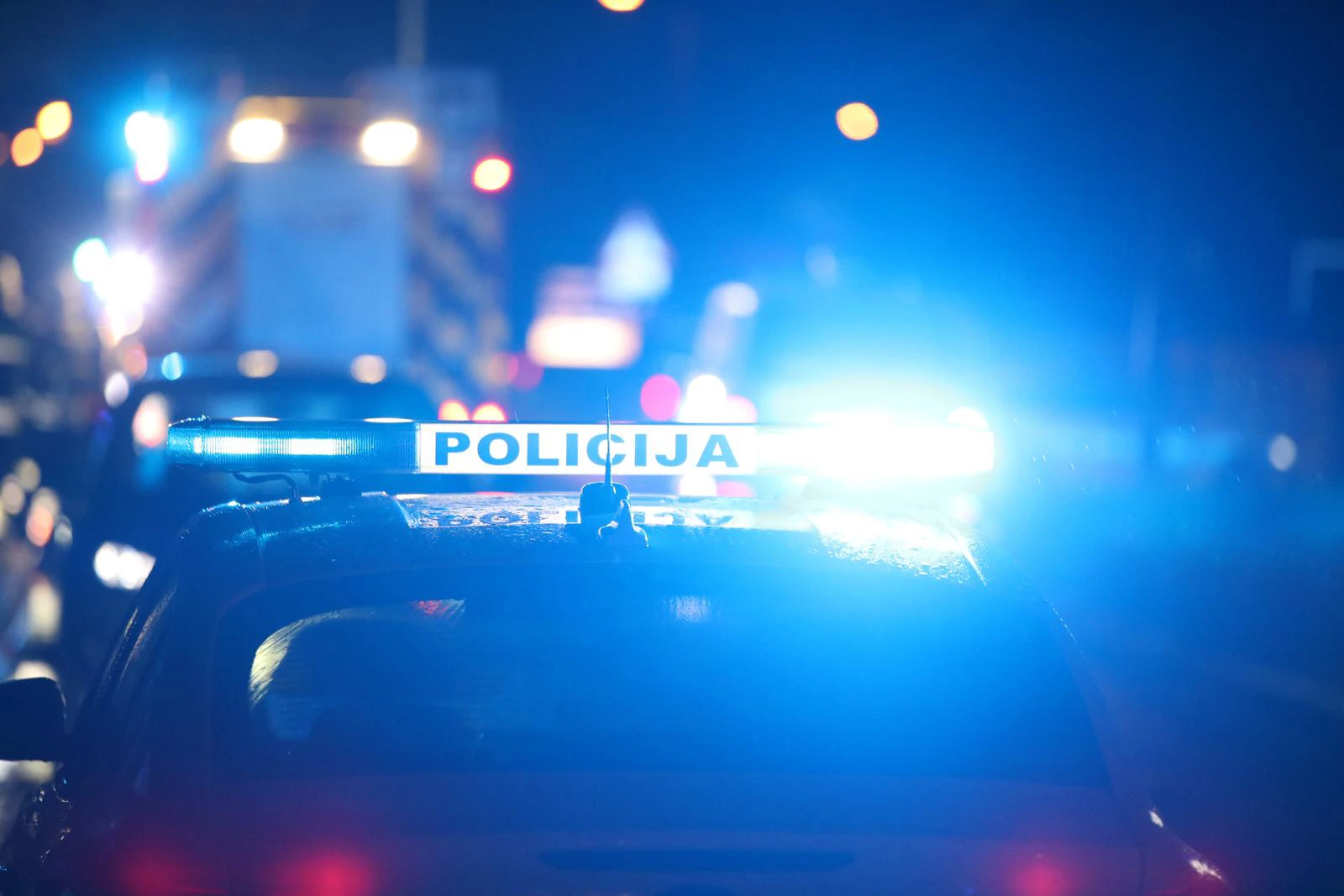 U naletu auta na Viru poginula pješakinja, još četvero ozlijeđenih