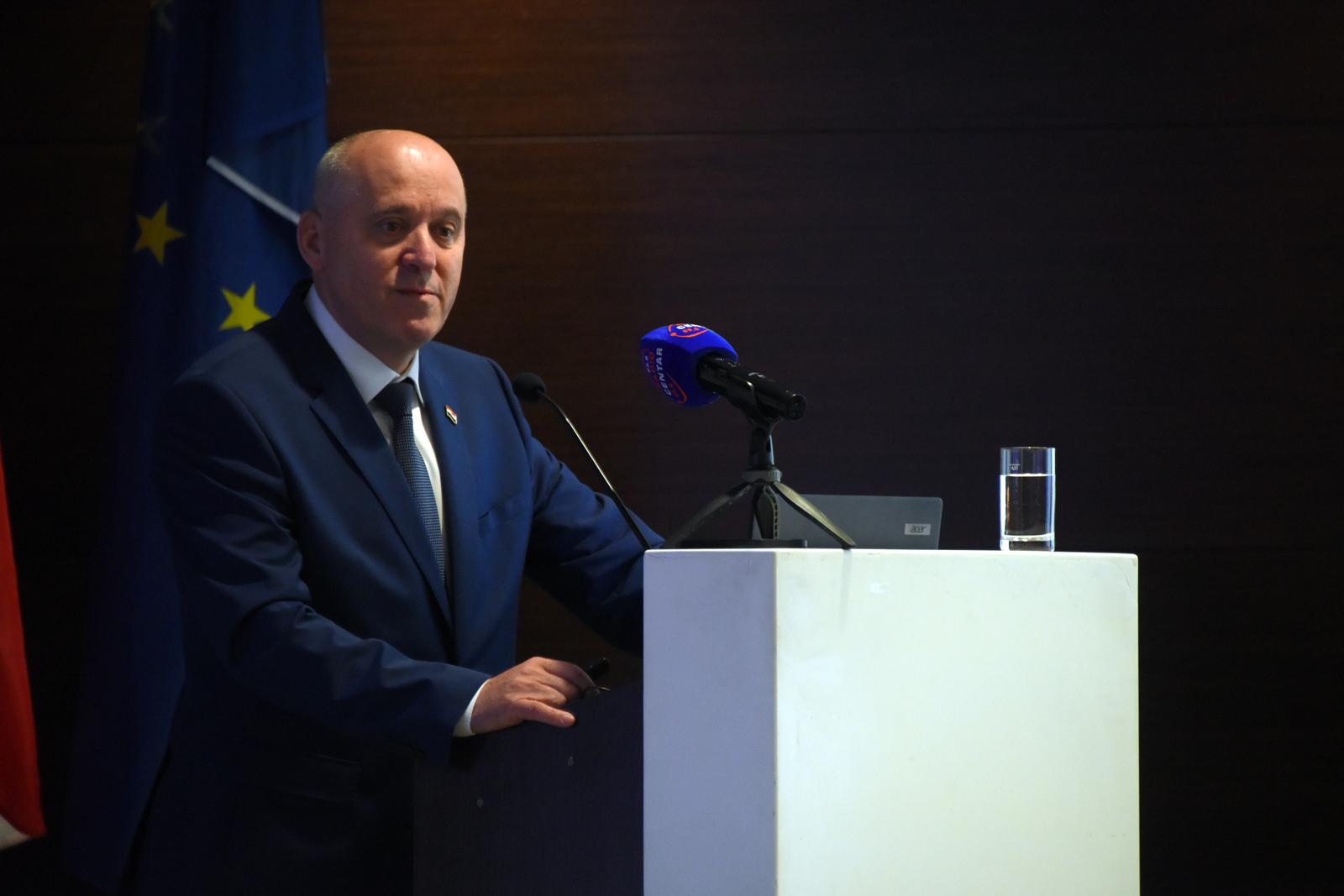 pxl 240326 148988463 20260324142352