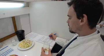 Ocjenjivanje rakija, arhiva, prof. A. Lončarić  