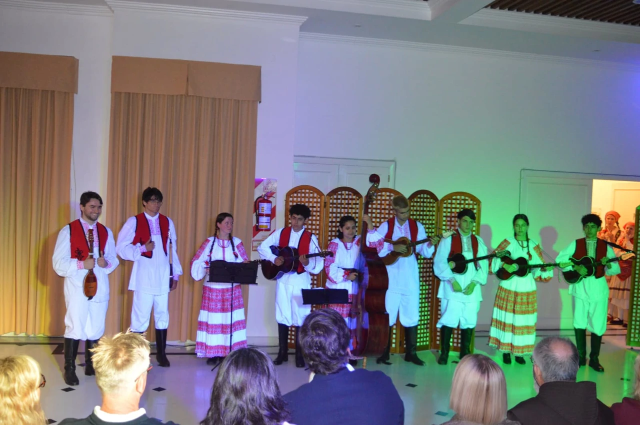 Orquesta DHKSS / Orkestar DHKSS, Foto: Conjunto Folklórico Zrinski / Folklorni ansambl Zrinski //