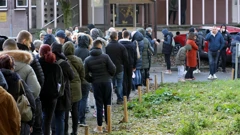 Zagreb: Gužve za testiranje na hripavac ispred HZJZ-a , Foto: Sanjin Strukic/PIXSELL