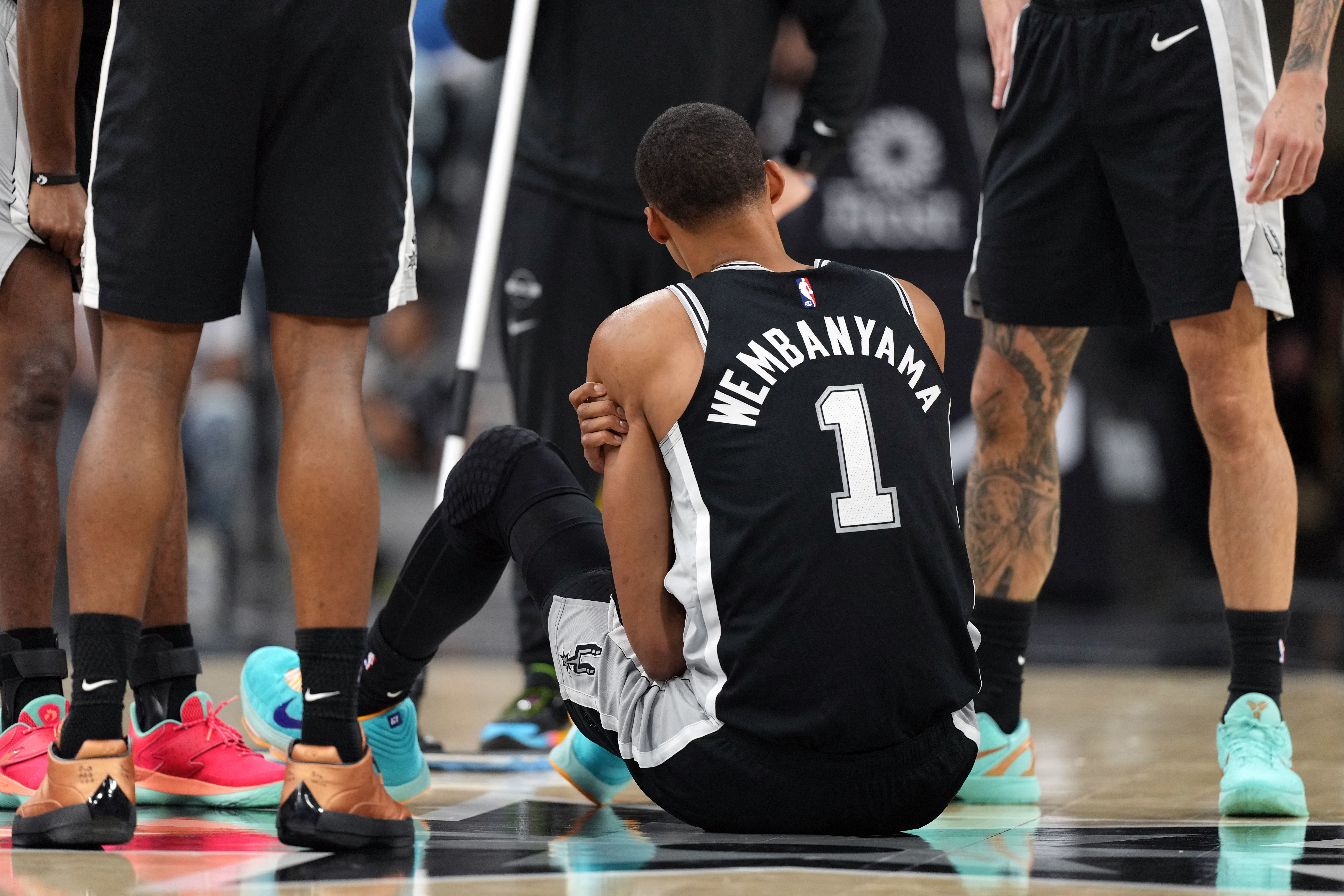 2026 04 07t013058z 1572540795 mt1usatoday28672517 rtrmadp 3 nba philadelphia 76ers at san antonio spurs 20260407071147