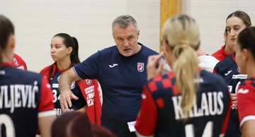 Ivica Obrvan s reprezentativkama