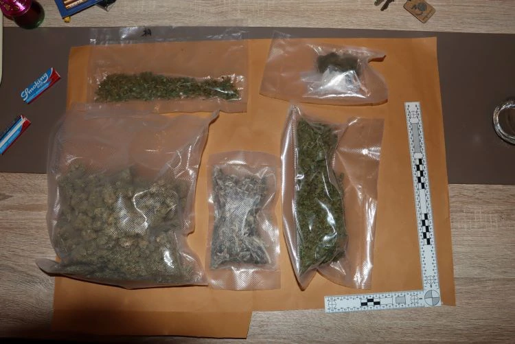 Pronađena droga i oružje, Foto: PU zagrebačka/HRT