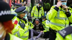 Unatoč širenju zaraze, građani u Londonu prosvjeduju 