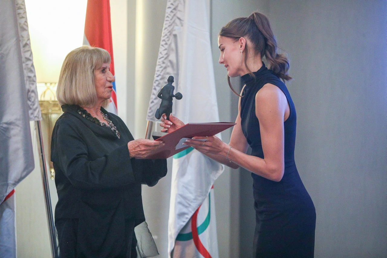 Biserka Petrović, Jana Koščak 