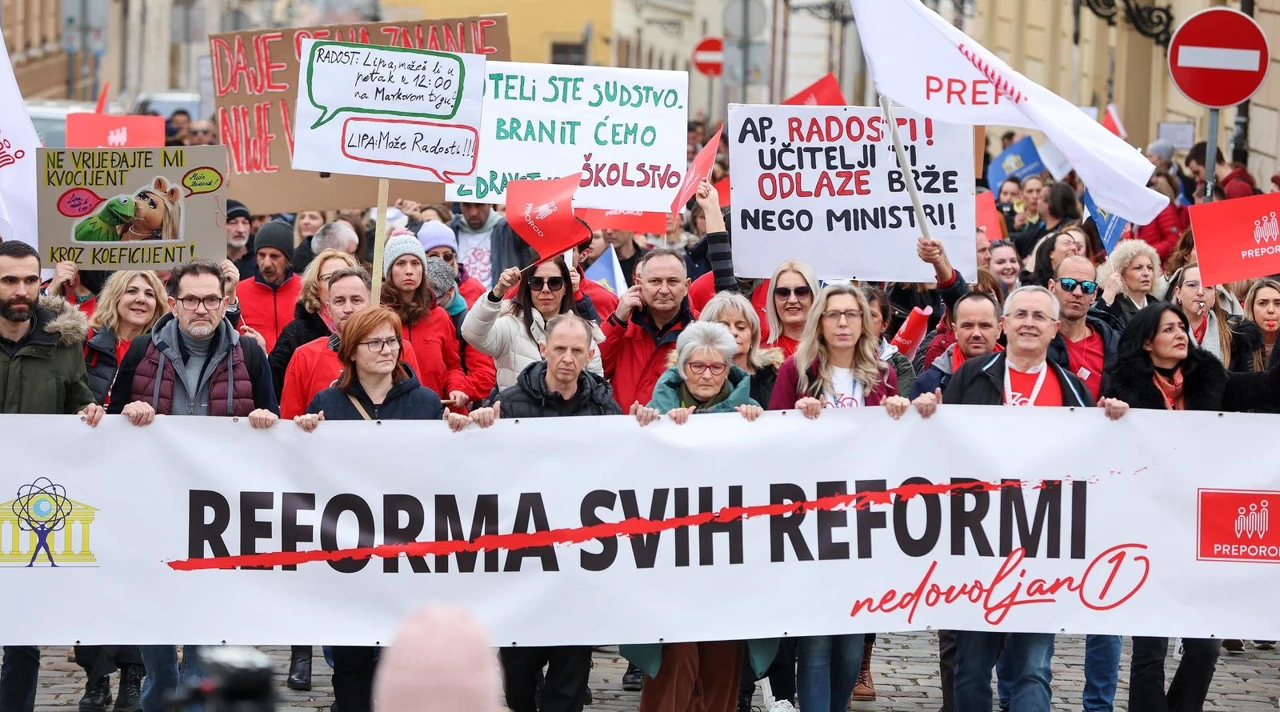 Prosvjed prosvjetara na Markovom tgu