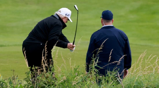 Trump igra golf na početku posjeta Škotskoj