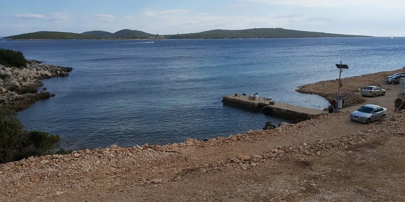 Uvala Mrtvaška: mala uvala za velike probleme 